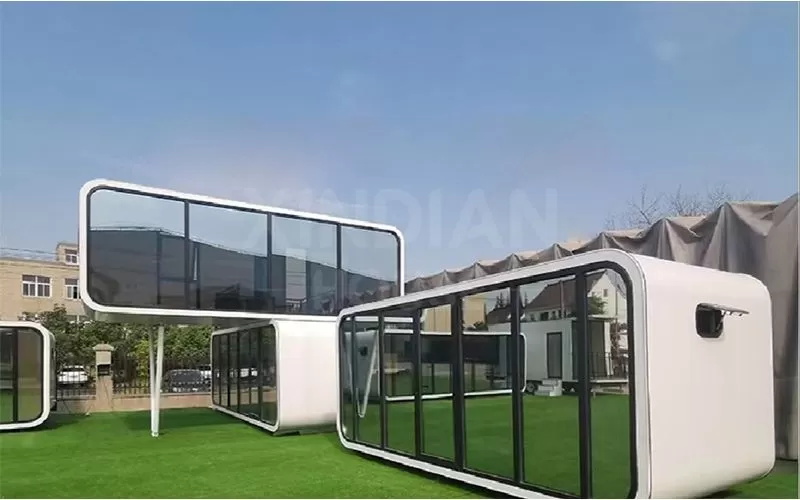 Luxury Fabricated Living Resort Prefab Apple Cabin Container House