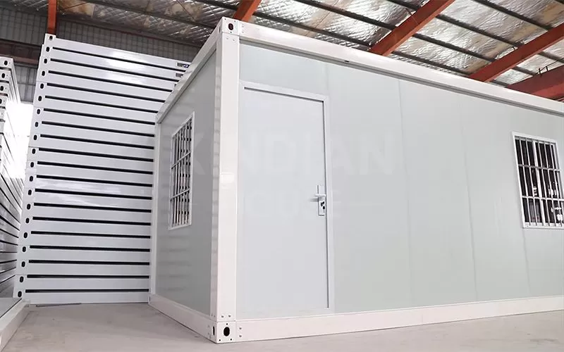 New design easy to install Z-shape folding container house foldable container house mobile house