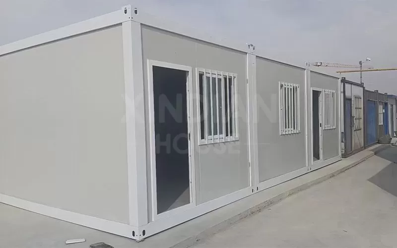 New design easy to install Z-shape folding container house foldable container house mobile house