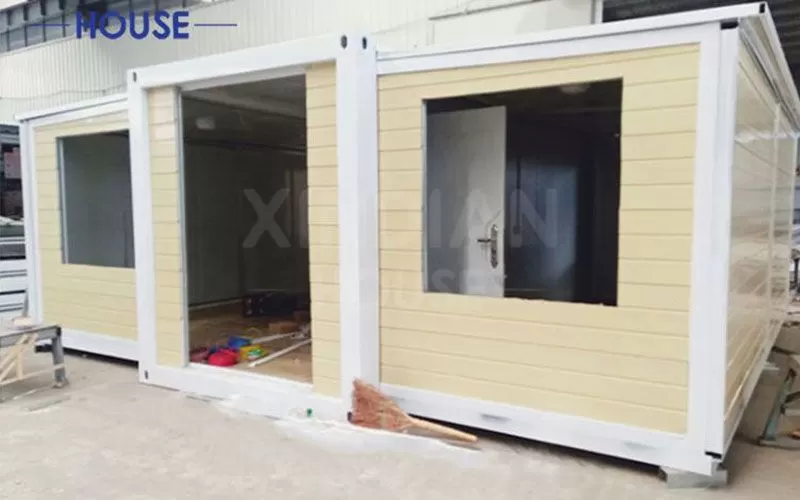 Customized 40ft Modern Small Home Prefabricated Portable Expandable Container Houses Kitchen Living Room Bedroom Office Mall Use