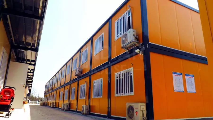 Modular container building for youth hostels